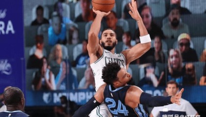  阿德巴约两双热火轻取魔术取得赛季第四十胜