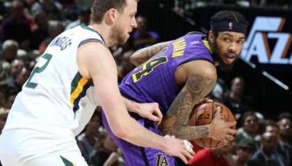  霍勒迪生死时刻连得七分，雄鹿险胜热火巩固东部第二