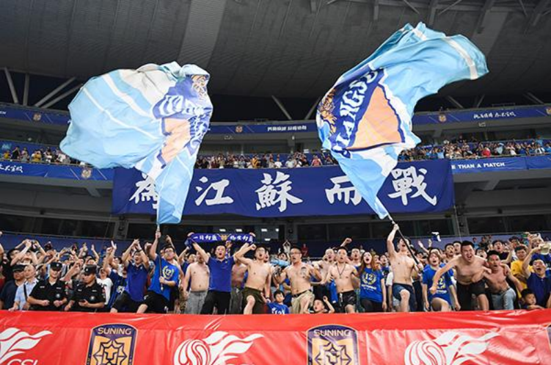  达姆施塔特主场氛围火爆，球迷助威助推球队取胜