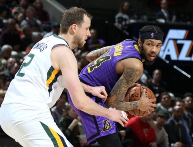  霍勒迪生死时刻连得七分，雄鹿险胜热火巩固东部第二