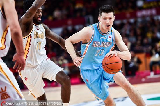  科隆老将经验制胜，关键战役力克升班马  